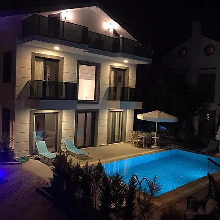 Modern Newly Built 4 Bedroom With Pool And Garden In Central Hisaronu 페티예