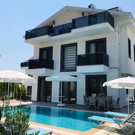 Willa Modern Newly Built 4 Bedroom With Pool And Garden In Central Hisaronu Fethiye