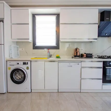 Modern Newly Built 4 Bedroom With Pool And Garden In Central Hisaronu 빌라 *