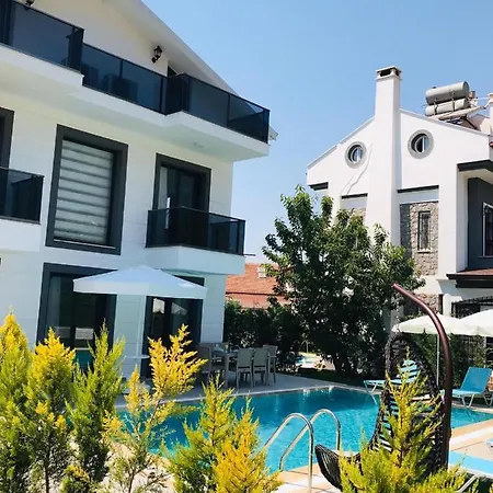 Willa Modern Newly Built 4 Bedroom With Pool And Garden In Central Hisaronu