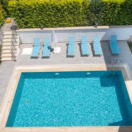 빌라 Modern Newly Built 4 Bedroom With Pool And Garden In Central Hisaronu