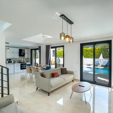 Modern Newly Built 4 Bedroom With Pool And Garden In Central Hisaronu * 페티예