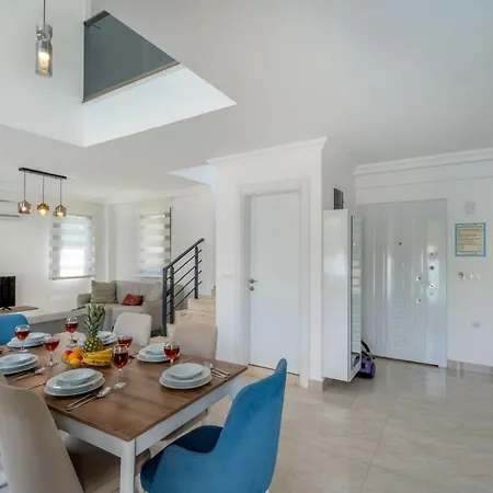 Willa Modern Newly Built 4 Bedroom With Pool And Garden In Central Hisaronu *